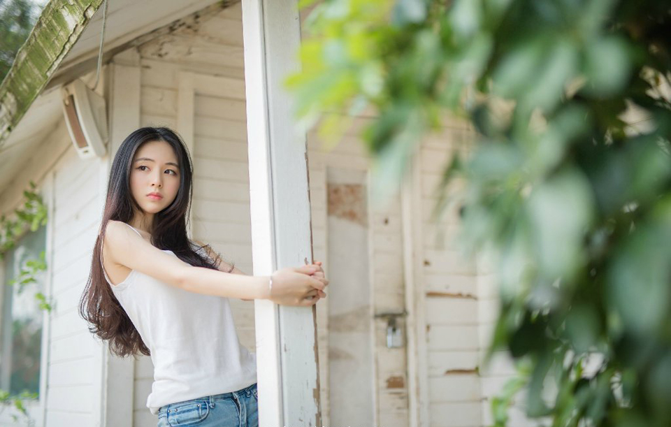 “老爷，事情就是这样，他们说，主公在位期间，尸位素餐，苛待世家，强取豪夺，恶行滔天，民怨深重，一些好事百姓也被他们裹挟着在刺史府门外要求处置主公。”管家沉声道。